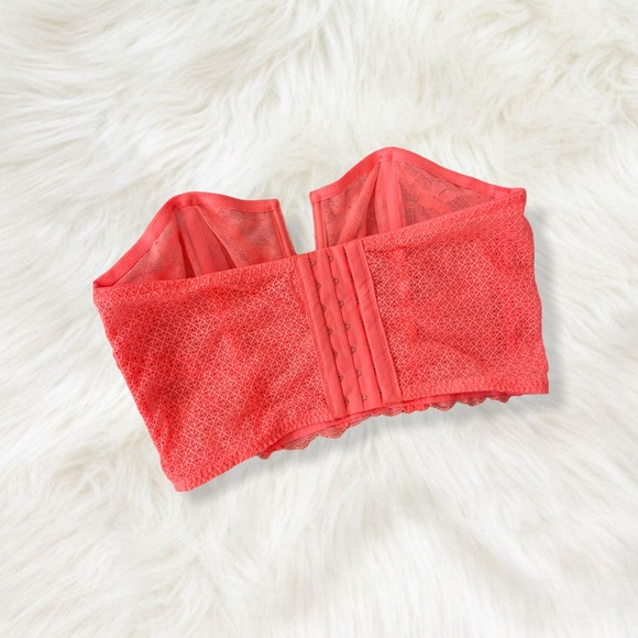 Victoria’s Secret - Strapless Bralette - Picture 5 of 9